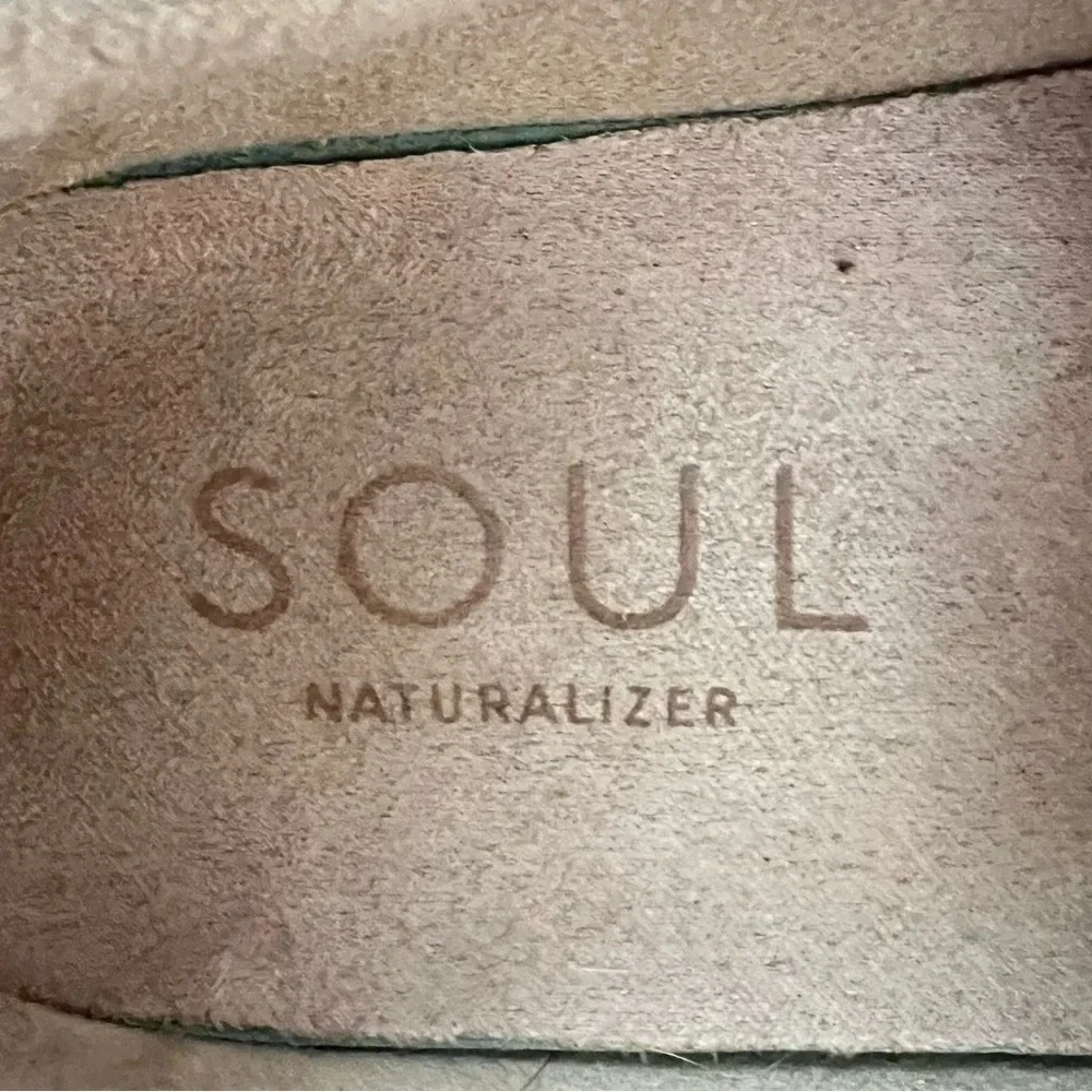 Soul Naturalizer‎ White Faux Leather Sneakers with Pink Accent Casual Everyday